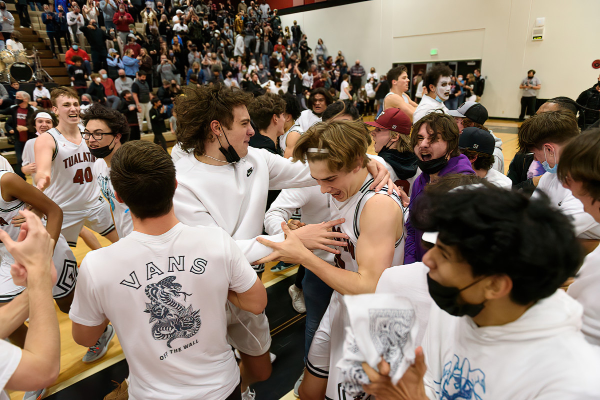Tualatin Lake Oswego boys basketball Ken Waz 70